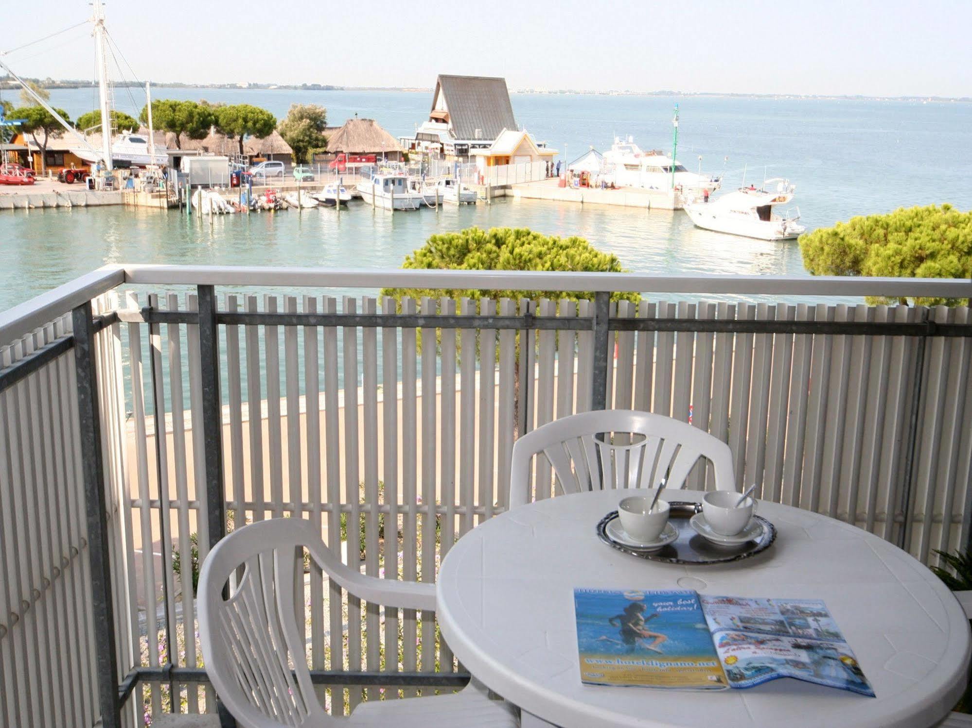 Casa Marina Apartment Lignano Sabbiadoro Ngoại thất bức ảnh