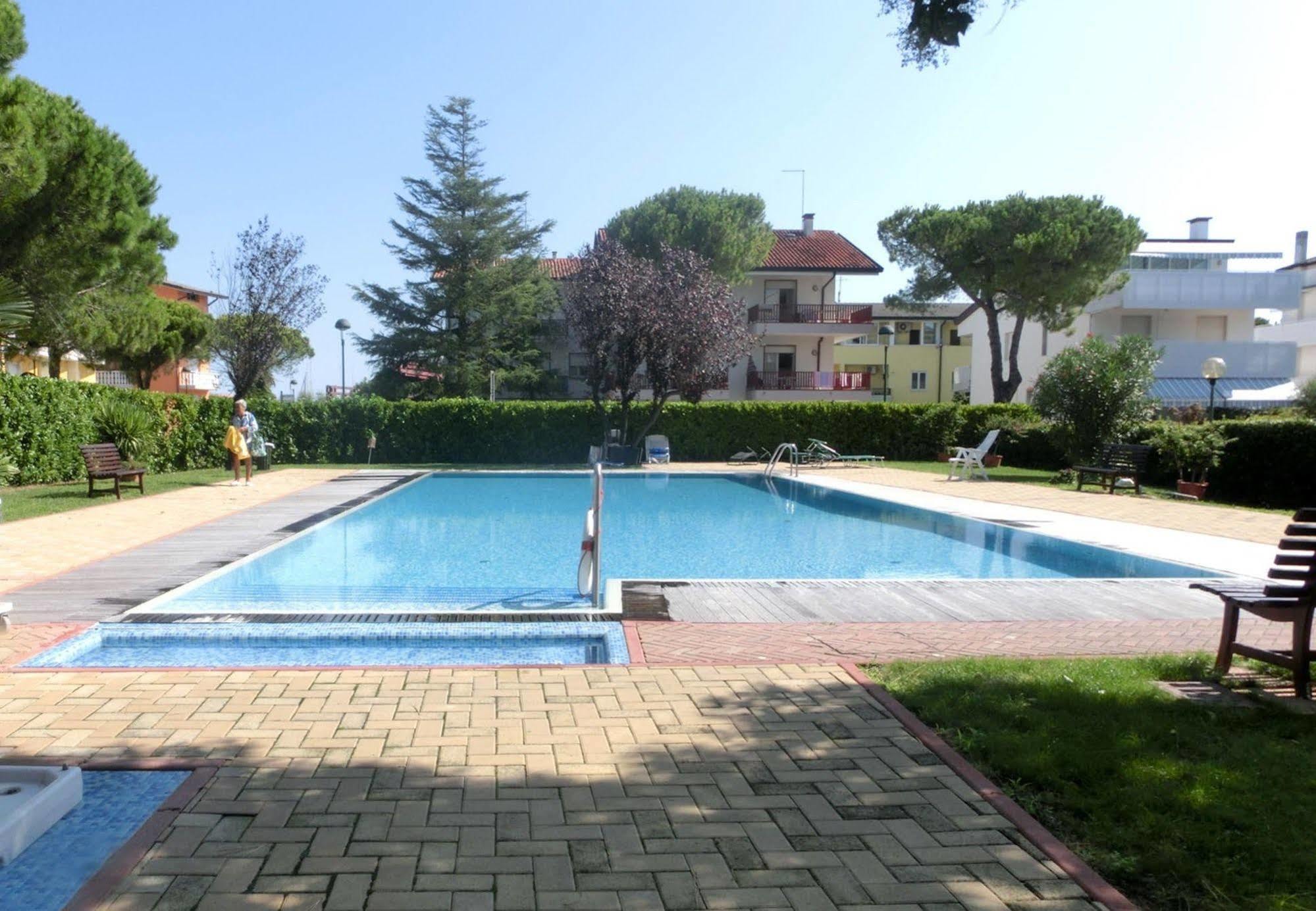 Casa Marina Apartment Lignano Sabbiadoro Ngoại thất bức ảnh
